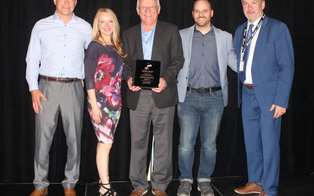 Hynek Financial Group Wins Top Agency Threshold Award for the 2018/19 Plan Year!