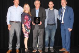 Hynek Financial Group Wins Top Agency Threshold Award for the 2018/19 Plan Year!